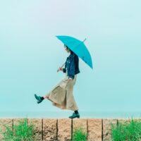 雨の降る日は天気が悪い